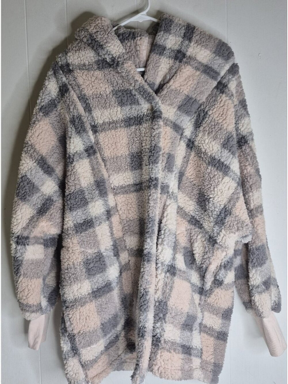 BumbleBella Jill Martin Sherpa Shawl Lounger Neutral Plaid PXS-PS Women's
